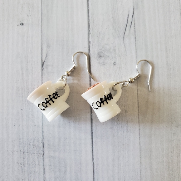 2/$20🌼 Adorable Hot Cocoa Coffee Cup Earrings - Picture 4 of 4